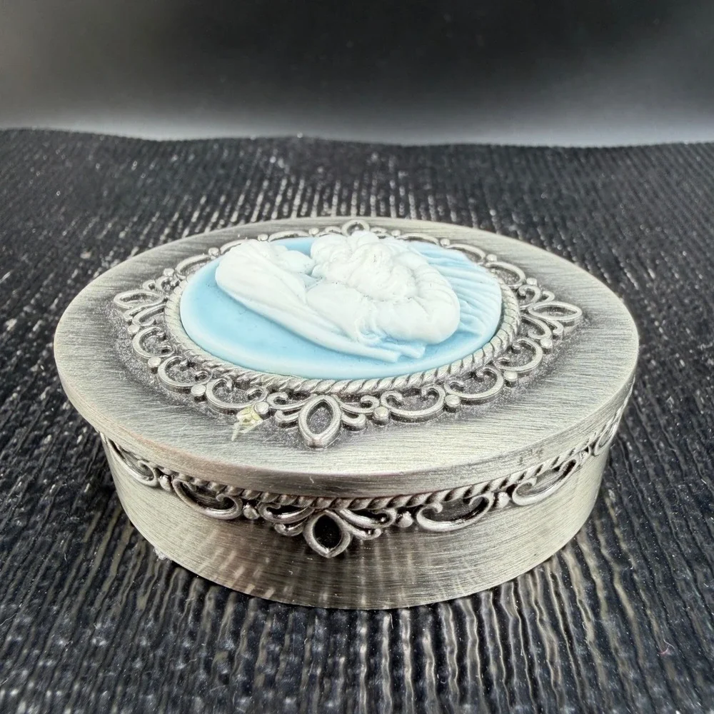 2013‎ CB Mother and Child Cameo Trinket Box Silver Tone Blue Oval Jewelry Case
